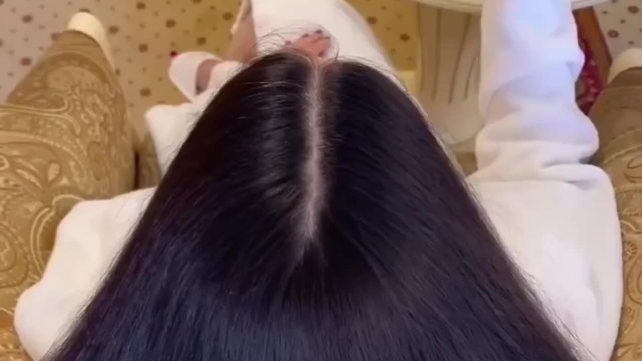 Long silky smooth hairs Play