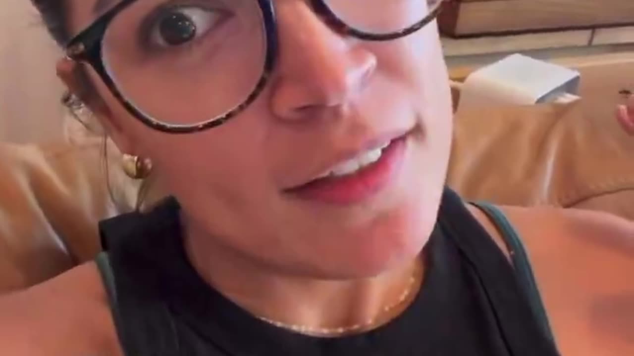 After facing backlash over her body-shaming of Stephen Miller for his height