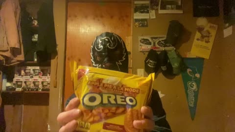 Oreo Apple Pie A LA Mode Taste Test Review