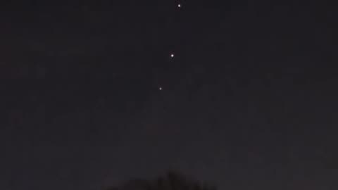 👽🔭 UFOs Over London: What Are These Mysterious Objects? | TheTruthAbove