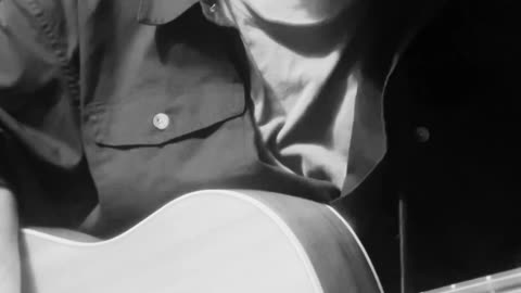 Bill E Boyd Solo picking 'Somewhere In My Broken Heart' on Gibson J-45