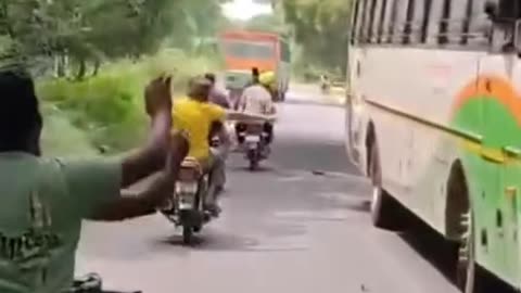 🚌🍻😱 Drunk Man Steals Bus — Drives Wildly and Creates Chaos on the Road!