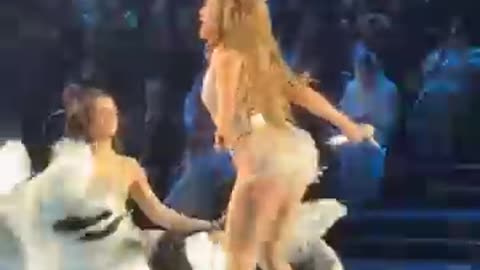 Jennifer Lopez performance