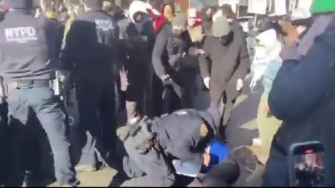 Anti-ICE protesters clashed with the NYPD today after attempting to disrupt ICE operations,