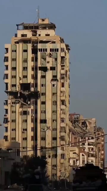 🇮🇱🇵🇸The Israeli Army blew up one of the tallest buildings in Gaza - the 16-story Mecca Tower.