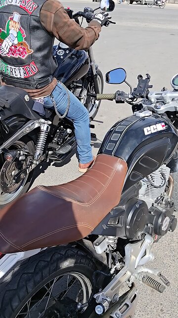 Nos reunimos en la pemex.