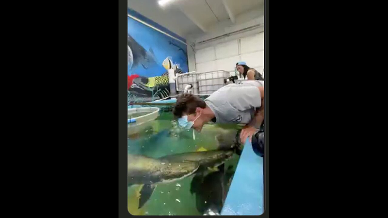 Masktard goes fishing. What could possibly go wrong?😳😆😆