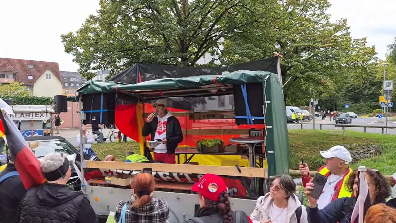 Tag der Deutschen Einheit - Demo in Aschaffenburg - Maria Sacharova - Bürgerzeitung KLARTEXT