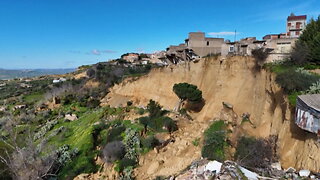 Massive landslide leaves cars, homes dangling off cliff in Sicily