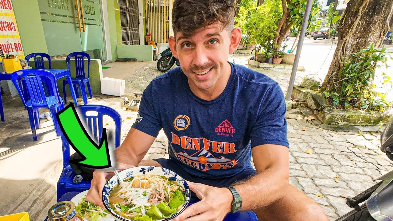 Bourdain's Favorite Vietnamese Slurpy Soup