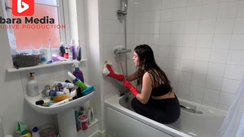 Sexy wife in bathroom_Segment_0_x264_001