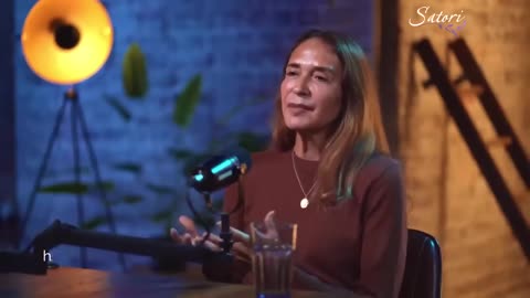 МK- ультра Аннеке Лукас: взгляд изнутри детского $еkс - рабства