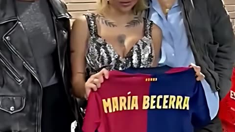 🎤 ALEXIA PUTELLAS Y KIKA NAZARETH SORPRENDEN A MARÍA BECERRA 🎶 ¡REGALO INOLVIDABLE!