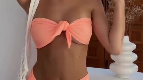 Emily Feld – Young and Beautiful Australian Model _ Biography & facts