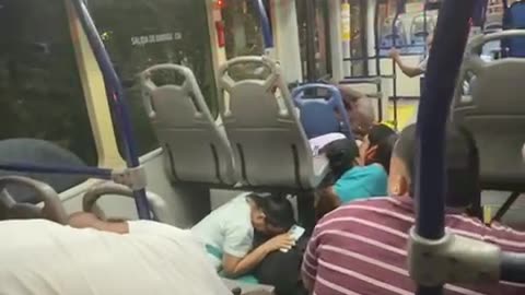 Hinchas del Real Cartagena atacaron bus de Transcaribe