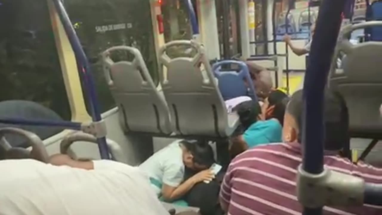 Hinchas del Real Cartagena atacaron bus de Transcaribe