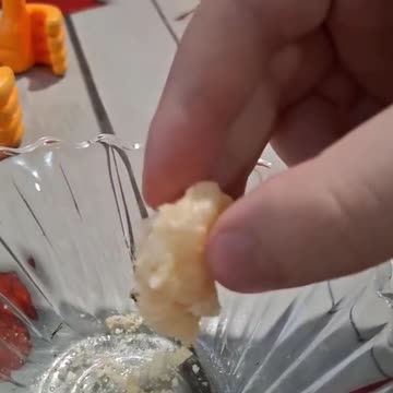 Cum să faci un chips de parmezan
