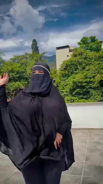 Beautiful to watch boobs pooping.