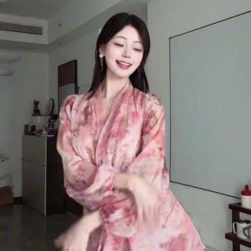 Light Peach Pink Mini Skirt Fiery Shake Dance | Daily Beauty EP 761