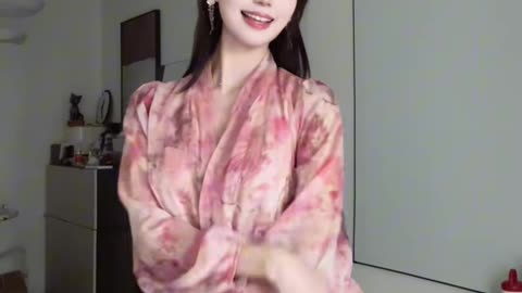 Light Peach Pink Mini Skirt Fiery Shake Dance | Daily Beauty EP 761