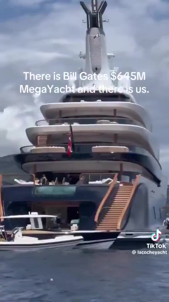 This $645 million megayacht belongs to Bill Gates