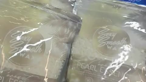 @GIKA_BEAUTY_219 Unboxing & Melting Sexy Smooth Sexy Sapphire, Coconut Pearl & Tangerine Tease 