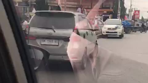 Morning Drive Streets Coming Alive