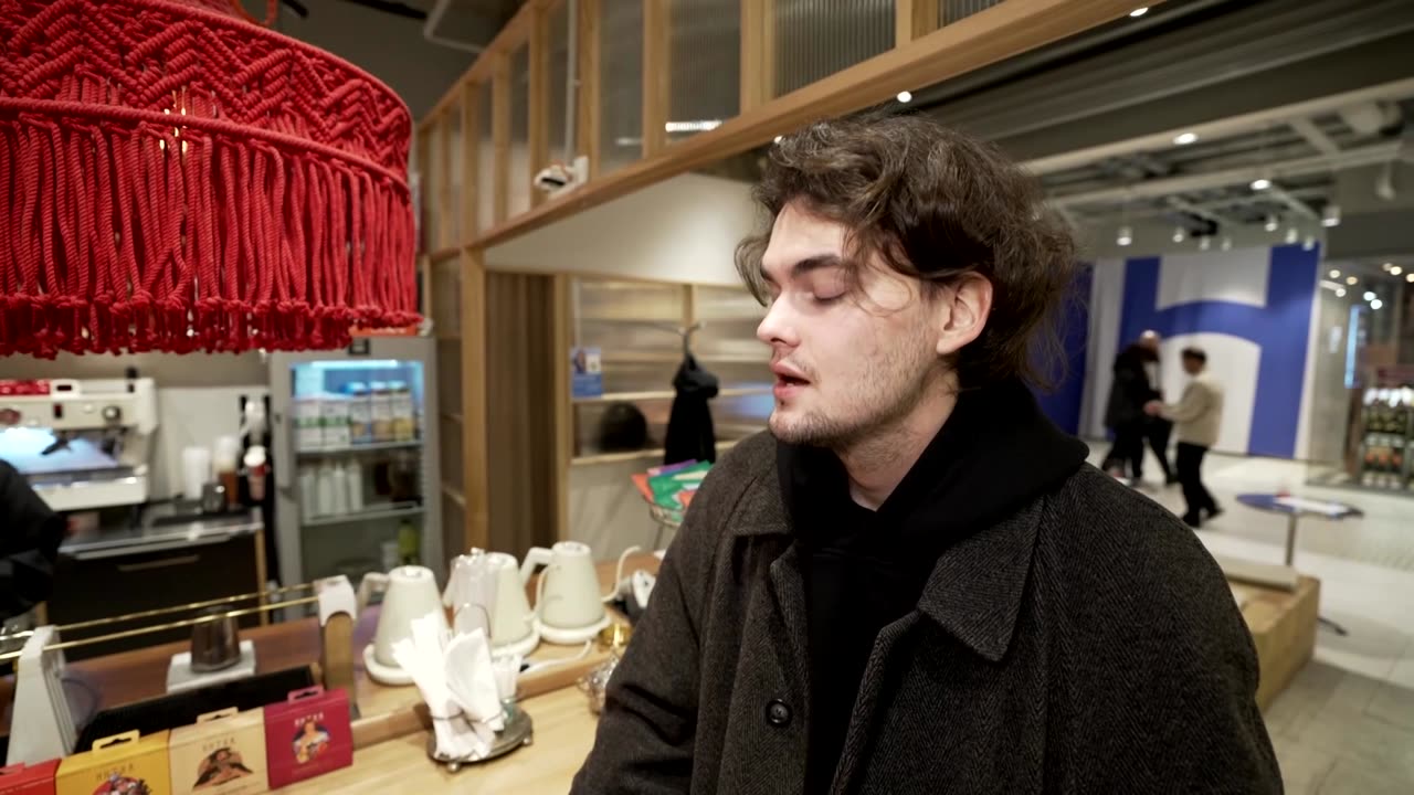 Some Russians shun coffee as Western in favour of traditional tea