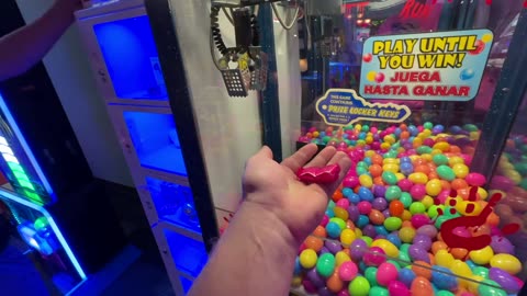 Lucky Egg Claw Machine Madness!