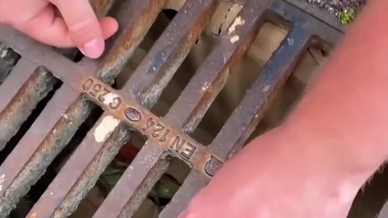 Lost your keys? Don't panic - here are the smartest hacks to save your day! 🔑