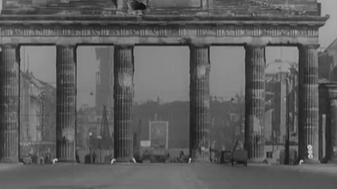 STREET SCENES IN BERLIN, GERMANY - STREET SCENES IN BERLIN, GERMANY - 111-adc-7475