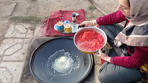 Village_lifestyle___cooking_Iranian_kebabs_and_tandoori_bread_in_the_village(720p) 