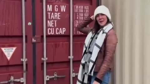 How to Open and Close a Shipping Container! Takes a little bit of muscle! | USA Containers