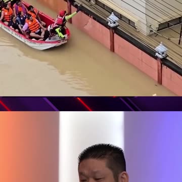 Humans save a cat trying to survive the floods in Thailand 🙏🌊🐈