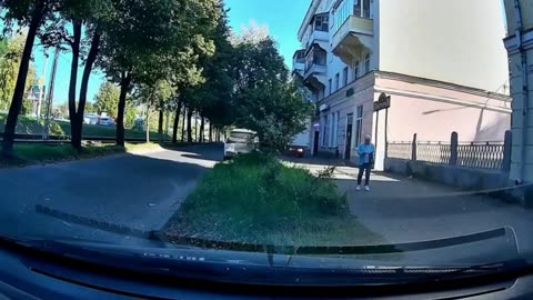 Move Get Out Da Way!