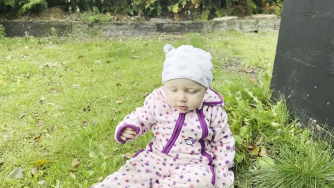 Baby Kayla Crawling in the Garden 🌿 1 Minute of Pure Cuteness