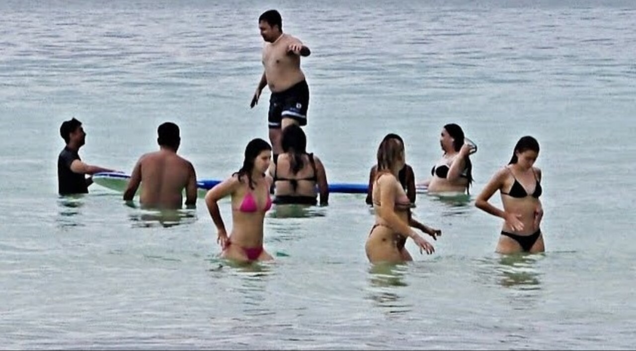 Look! This is Boracay walking on the beach during the day at the end of September