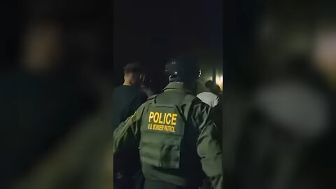 ICE Arrests Over 900 Illegal Migrants During Operation Midway Blitz in Illinois 