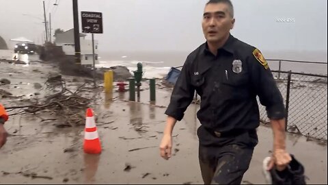 LOS ANGELES FIRE OFFICER🚒🌊👨‍🚒🚑SURVIVE MASSIVE MUDSLIDE IN MALIBU, CALIFORNIA👷‍♂️ 🛣️🚑🌊🏊🚙💫