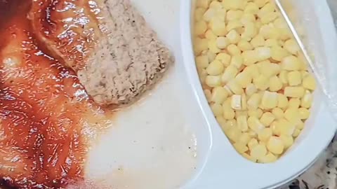 Wall Street Apes - American bought a Marie Callender’s microwave dinner and is shocked at ...