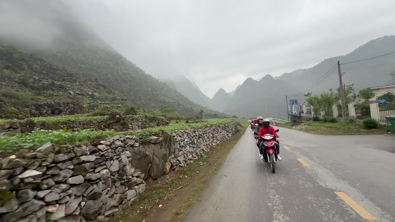 Riding on the Ha Giang Loop in Vietnam (part 6)