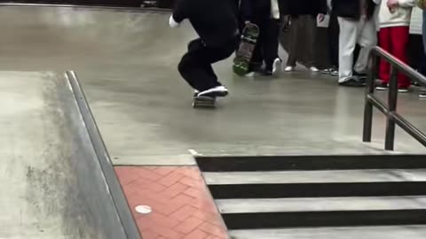 😂🛹 How?! (IG: jostarens) #skateboarding #skateboardingisfun #skatelife | SkateNation