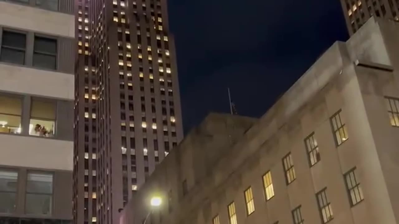 New York Life In Night
