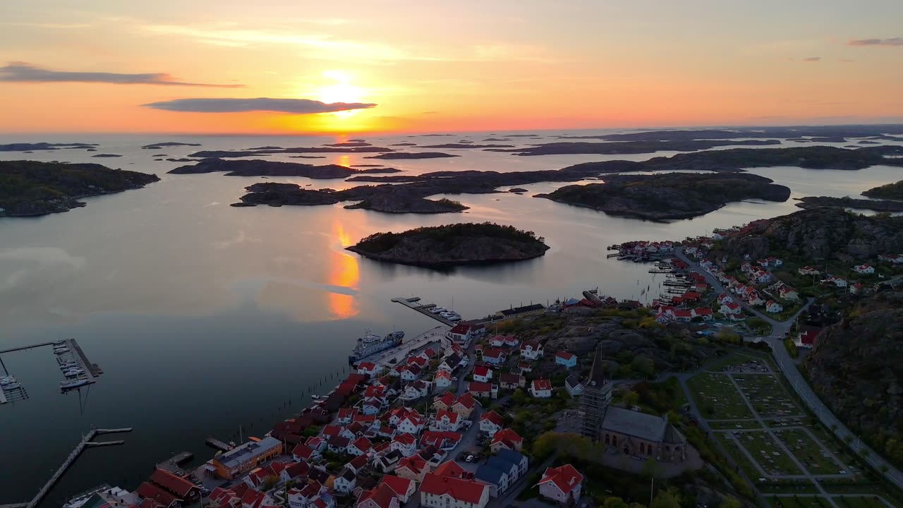 Fjällbacka at night