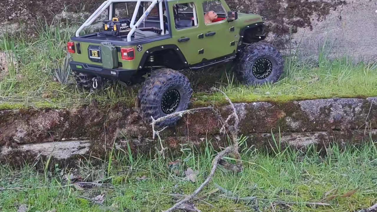 Axial SCX6 test with new wheel inserts and softer shock springs.