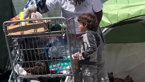 Woman borrows from homeless family so she can surprise them with a gift.hd