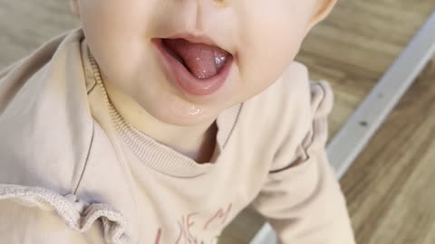daddy’s home! 🥹 kayla’s cutest reaction ever