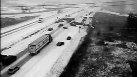 40-vehicle pileup caught on camera during Wisconsin snowstorm