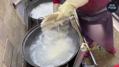 Ask for More and You’ll Get Scolded?! Hidden Spot, Endless Lines of Customers | Korean Street Food