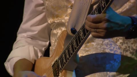 Singing Wings, Crying Beasts /Black Magic Woman / Gypsy Queen - Santana (live)